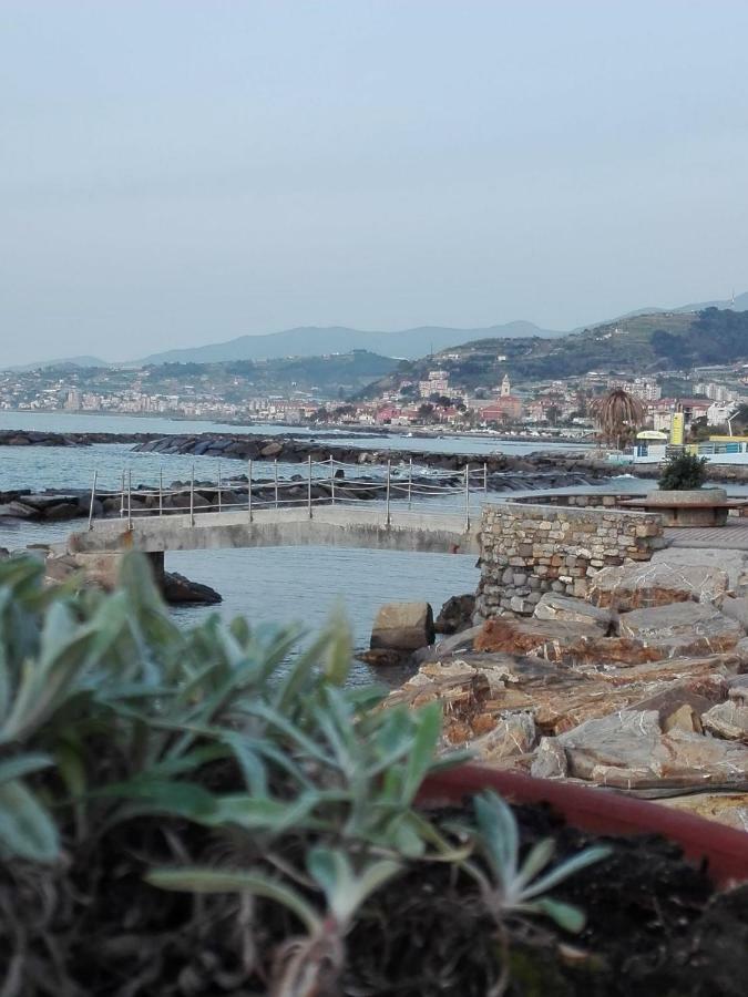 I Fiori Di Santo Stefano Apartment Santo Stefano al Mare Exterior photo